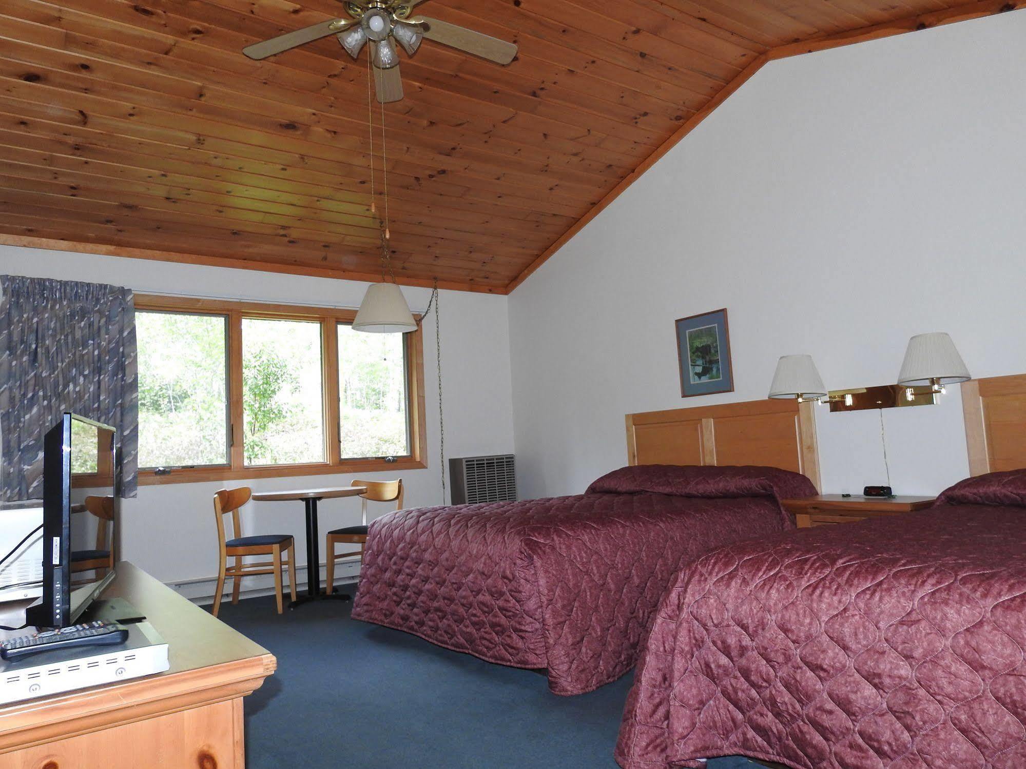 Superior Ridge Resort Motel Schroeder Eksteriør billede