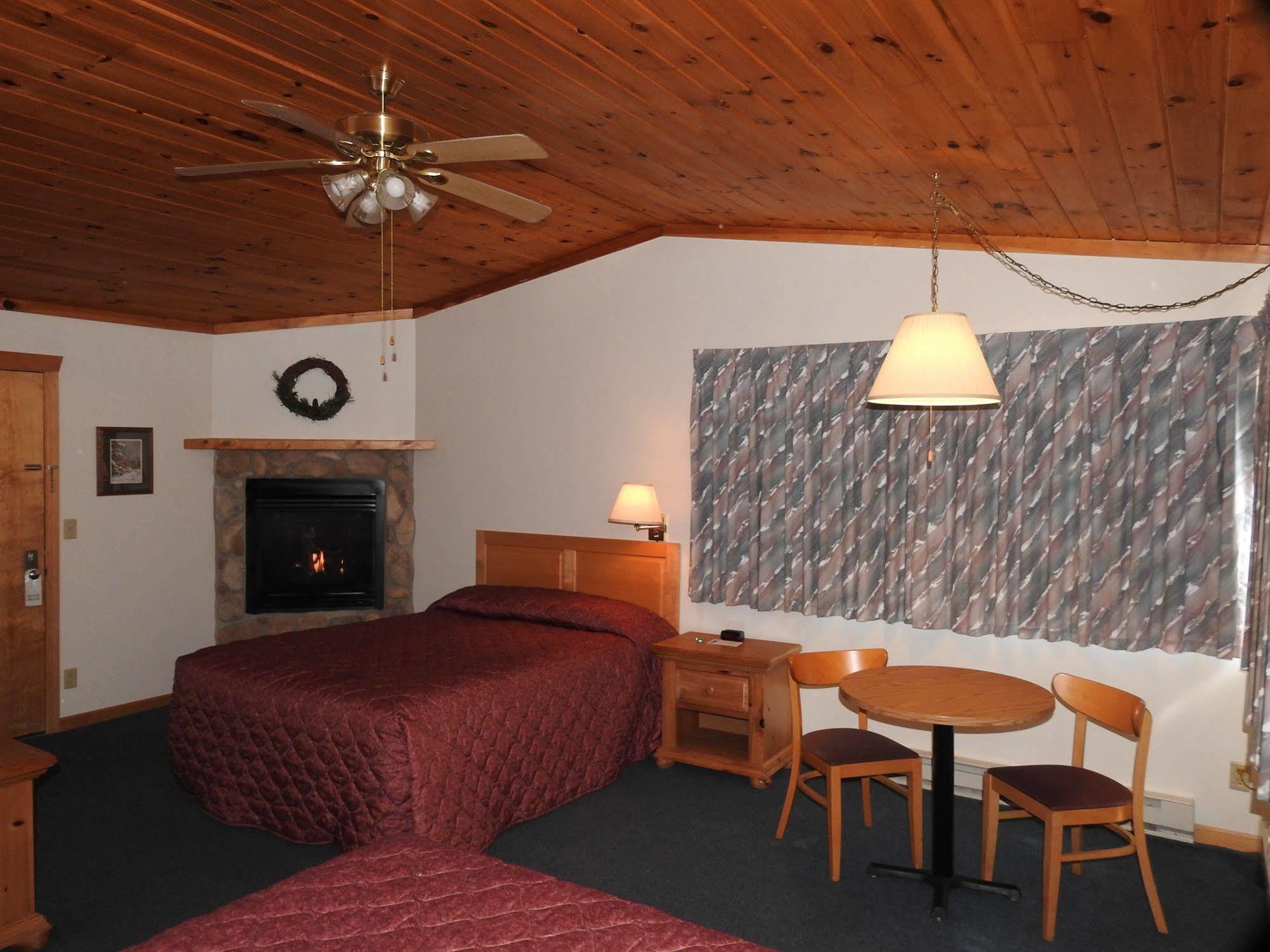 Superior Ridge Resort Motel Schroeder Eksteriør billede