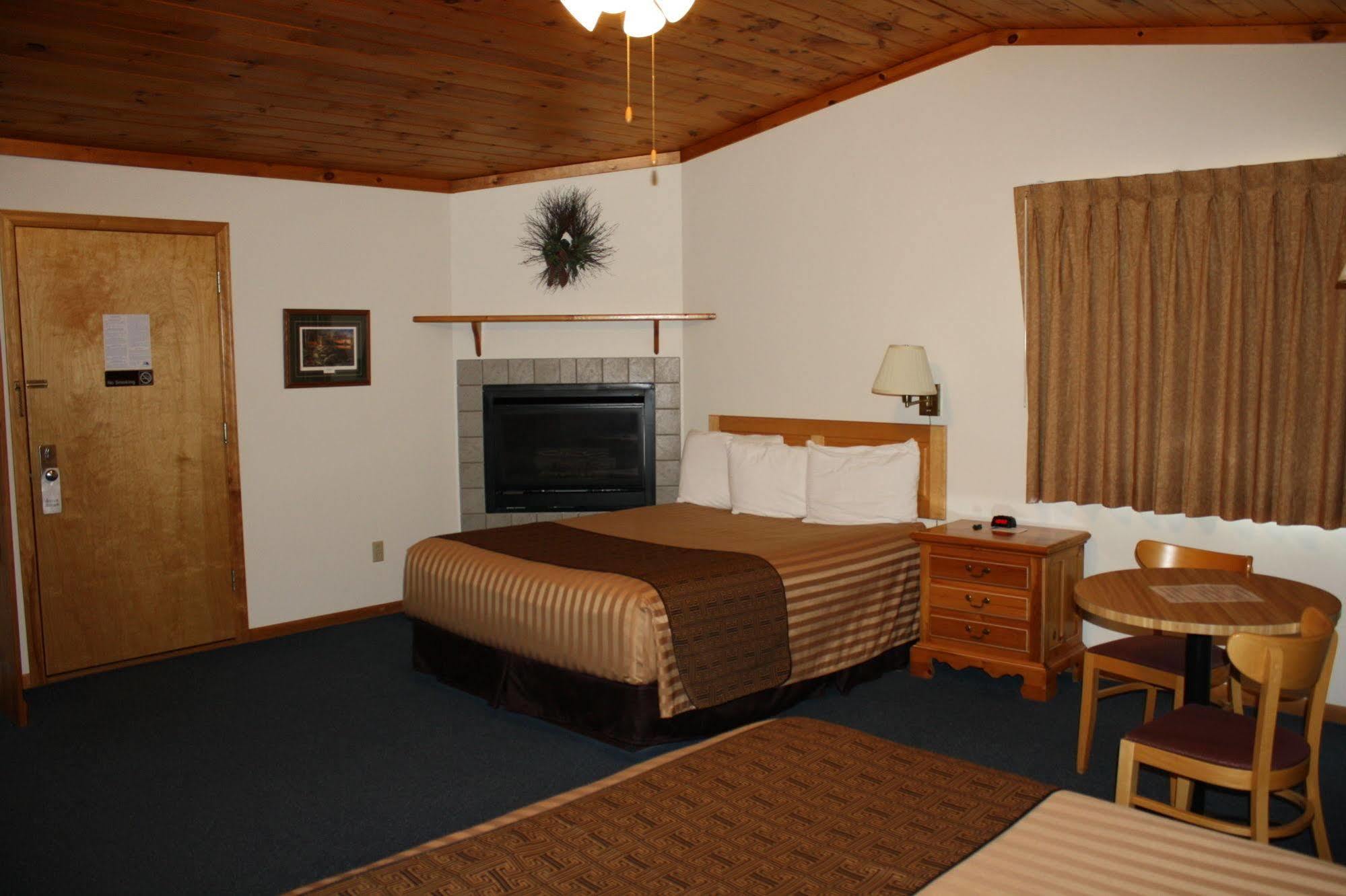 Superior Ridge Resort Motel Schroeder Eksteriør billede