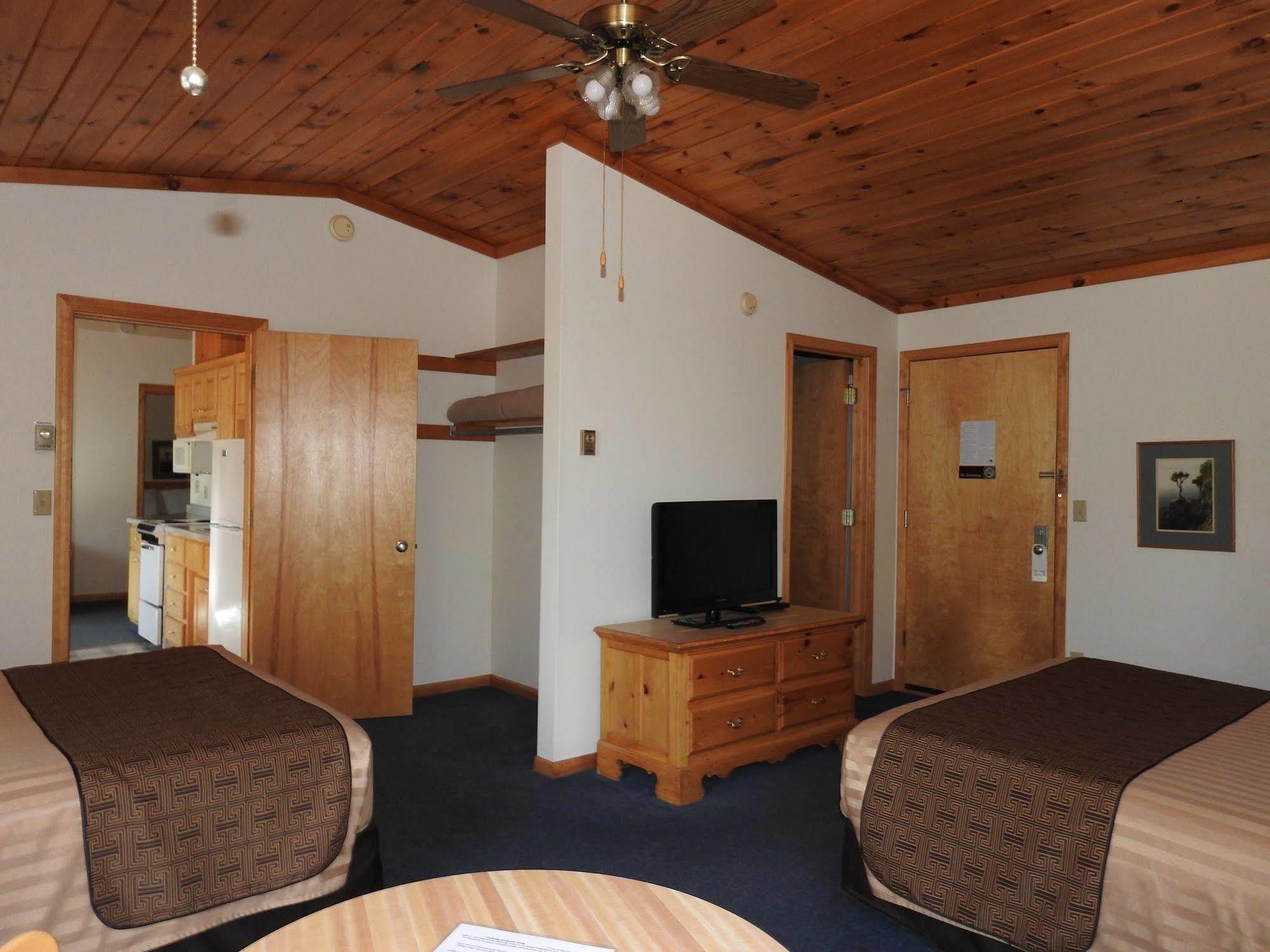 Superior Ridge Resort Motel Schroeder Eksteriør billede